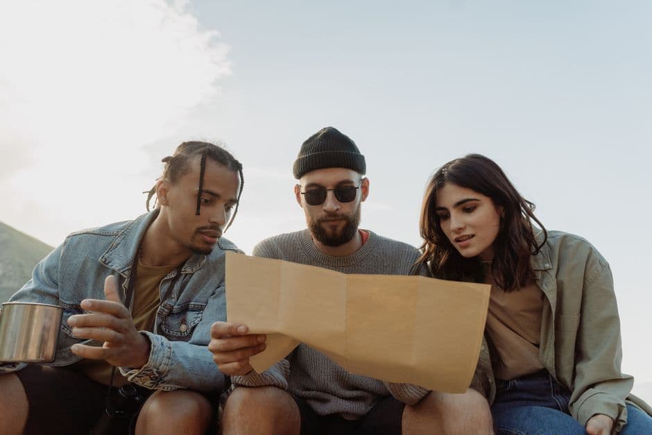 Find Your Free Travel Buddy: Top Apps & Ways to Connect